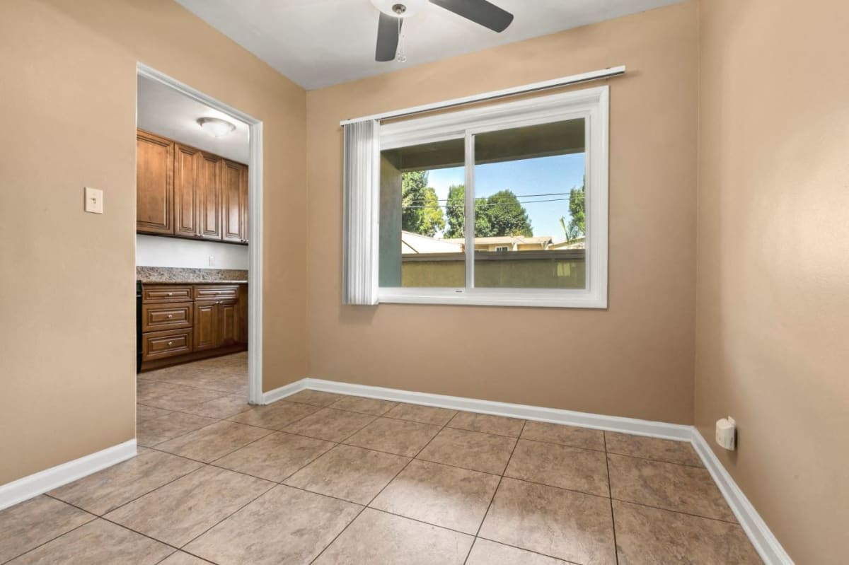 Apartments in Baldwin Village for Rent Photo Gallery